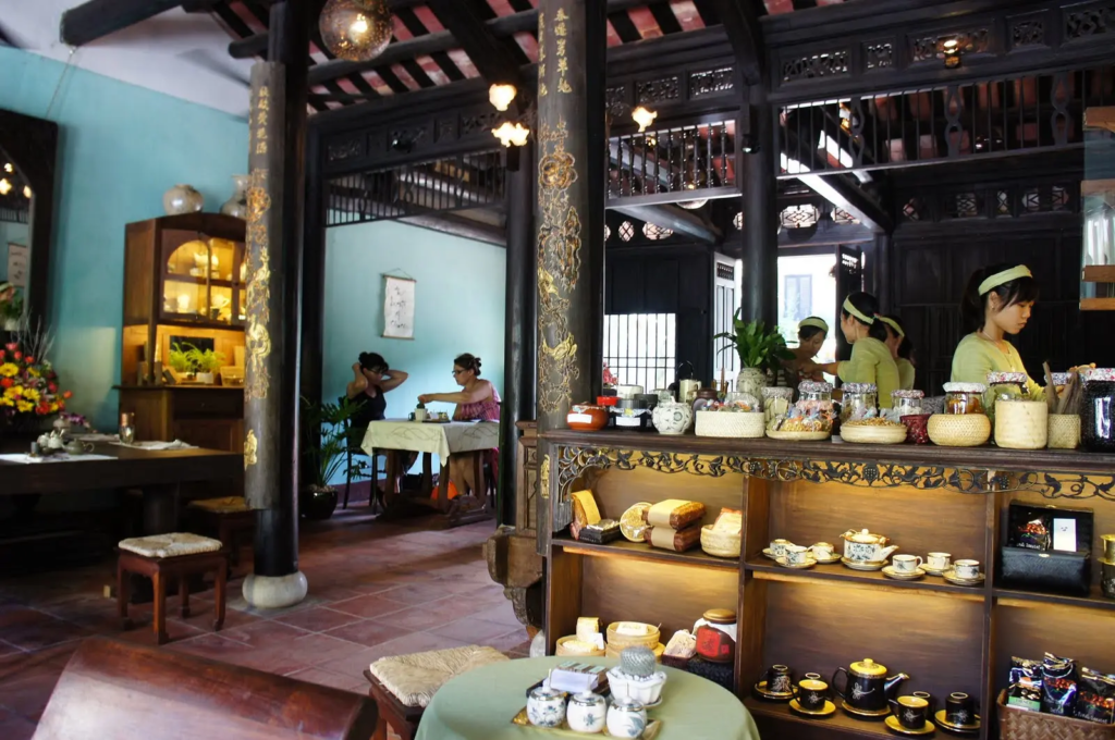 A DIFFERENT WAY TO EXPERIENCE HOI AN: COFFEE, CRAFT VILLAGES, QUIET BEACHES, AND FRESH SEAFOOD IN THE OLD TOWN