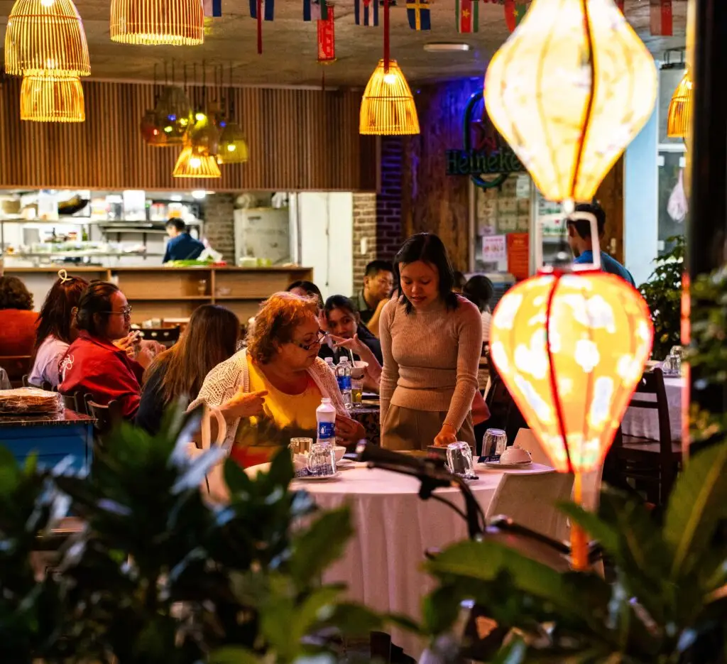 White-sail-hoi-an-authentic-local-sea-food-old-town-space-2