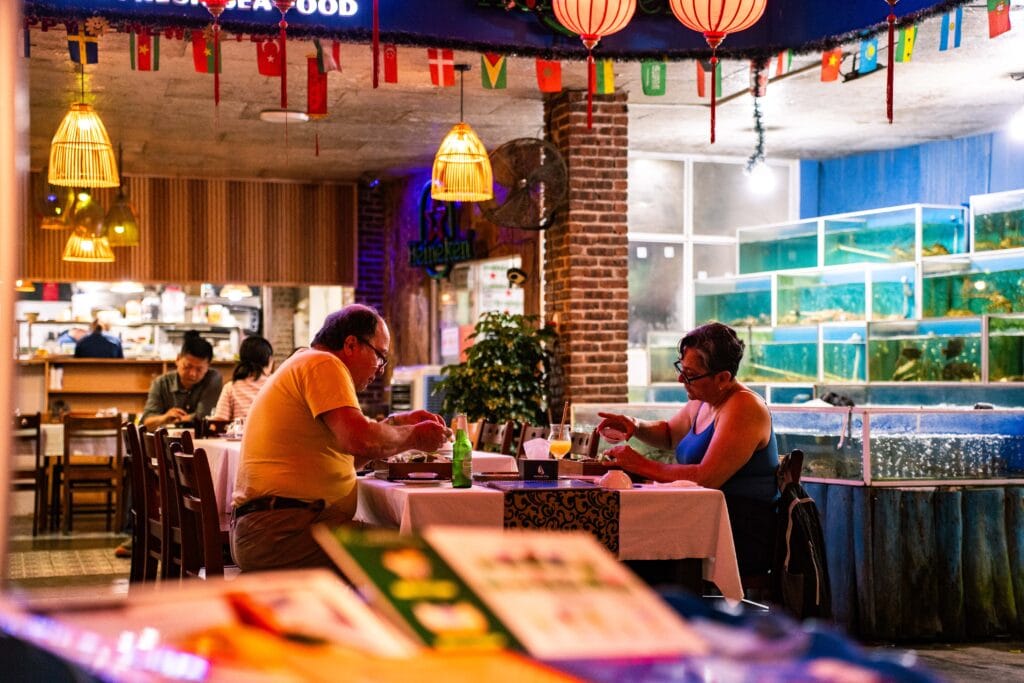 White-sail-hoi-an-authentic-local-sea-food-old-town-space-4 White-sail-hoi-an-authentic-local-sea-food-old-town-space-4