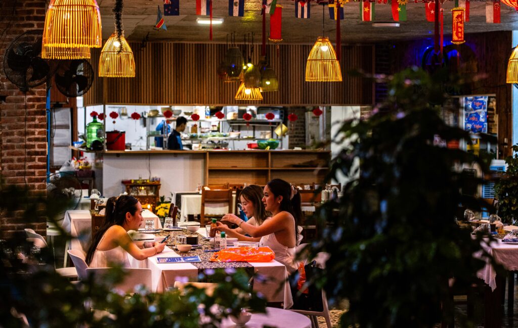 white-sail-hoi-an-sea-food-restaurant-local-favorite-4