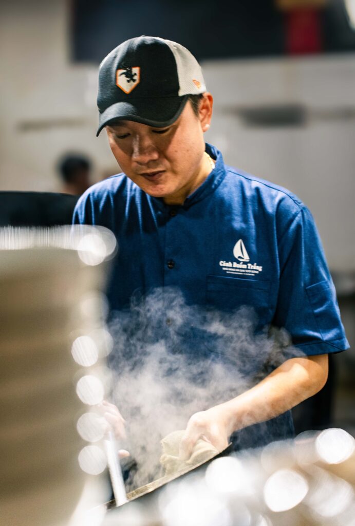 white-sail-hoi-an-sea-food-restaurant-old-town-local-favorite